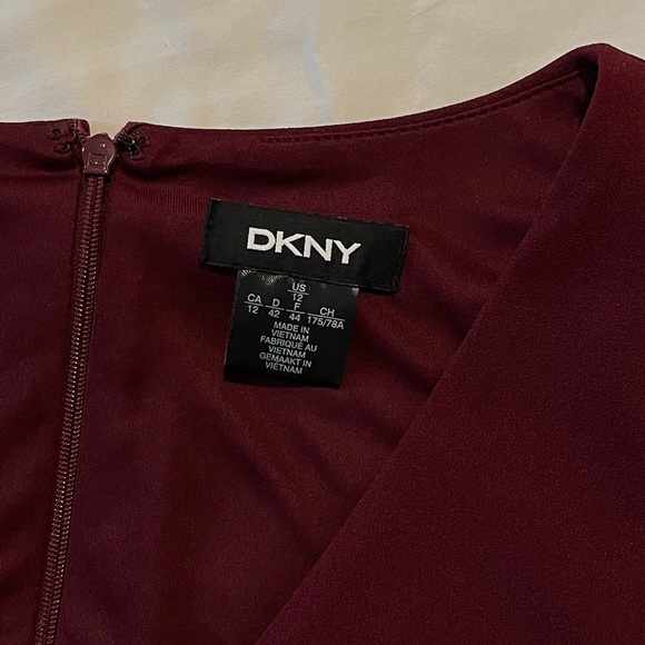 DKNY V-neck dress flutter bell sleeve sheath 12 - Picture 6 of 7